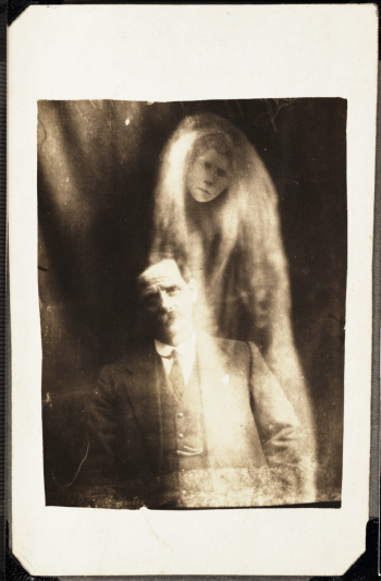 <b>Author:</b> William Hope<br>
<b>Source:</b> National Science and Media Museum<br>
<b>License:</b> <a href="https://creativecommons.org/publicdomain/zero/1.0/" target="_blank" rel="noopener">Public domain</a>