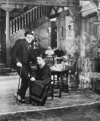 <b>Author:</b> First National Pictures<br>
<b>License:</b> <a href="https://creativecommons.org/publicdomain/zero/1.0/" target="_blank" rel="noopener">Public domain</a>