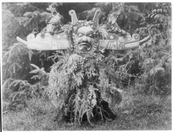 <b>Author:</b> Edward S. Curtis<br>
<b>Source:</b> Library of Congress Prints and Photographs Division Washington, D.C.<br>
<b>License:</b> <a href="https://www.copyright.gov/fair-use/" target="_blank" rel="noopener">Fair use</a>