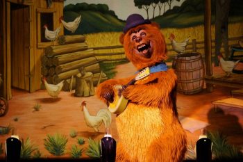 <b>Author:</b> Jeffrey Zeldman<br>
<b>License:</b> <a href="https://creativecommons.org/licenses/by-nc-nd/2.0/" target="_blank" rel="noopener">CC BY-NC-ND 2.0</a> Country Bear Jamboree Flickr Jeffrey Zeldman CC BY NC ND 2 0