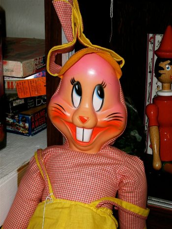 <b>Author:</b> Sarah Nichols<br>
<b>License:</b> <a href="https://creativecommons.org/licenses/by-sa/2.0/" target="_blank" rel="noopener">CC BY-SA 2.0</a> Creepy Bunny at Antique Depot Flickr Sarah Nichols CC BY SA 2 0