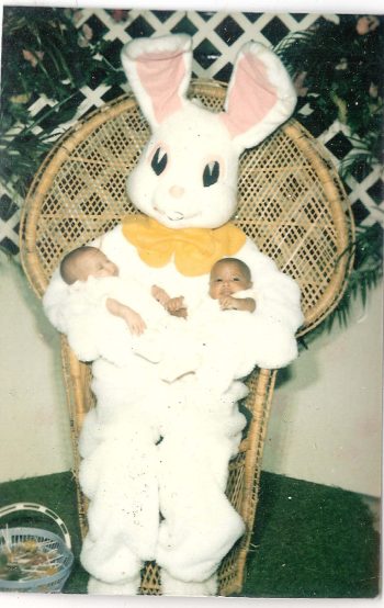 <b>Author:</b> A.Currell<br>
<b>License:</b> <a href="https://creativecommons.org/licenses/by-nc/2.0/" target="_blank" rel="noopener">CC BY-NC 2.0</a> Found Photo Easter Bunny With 2 Babies Flickr A Currell CC BY NC 2 0