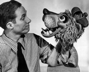 <b>Author:</b> ABC Television<br>
<b>License:</b> <a href="https://creativecommons.org/publicdomain/zero/1.0/" target="_blank" rel="noopener">Public domain</a> Photo of puppeteer Bil Baird with his lion puppet Charlemane from the television program The Best of Discovery Wikimedia ABC Television PublicDomain