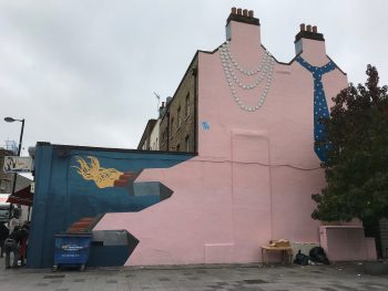 <b>Author:</b> Matt Brown<br>
<b>License:</b> <a href="https://creativecommons.org/licenses/by/2.0/" target="_blank" rel="noopener">CC BY 2.0</a> Deptford chimney mural Flickr Matt Brown CC BY 2 0